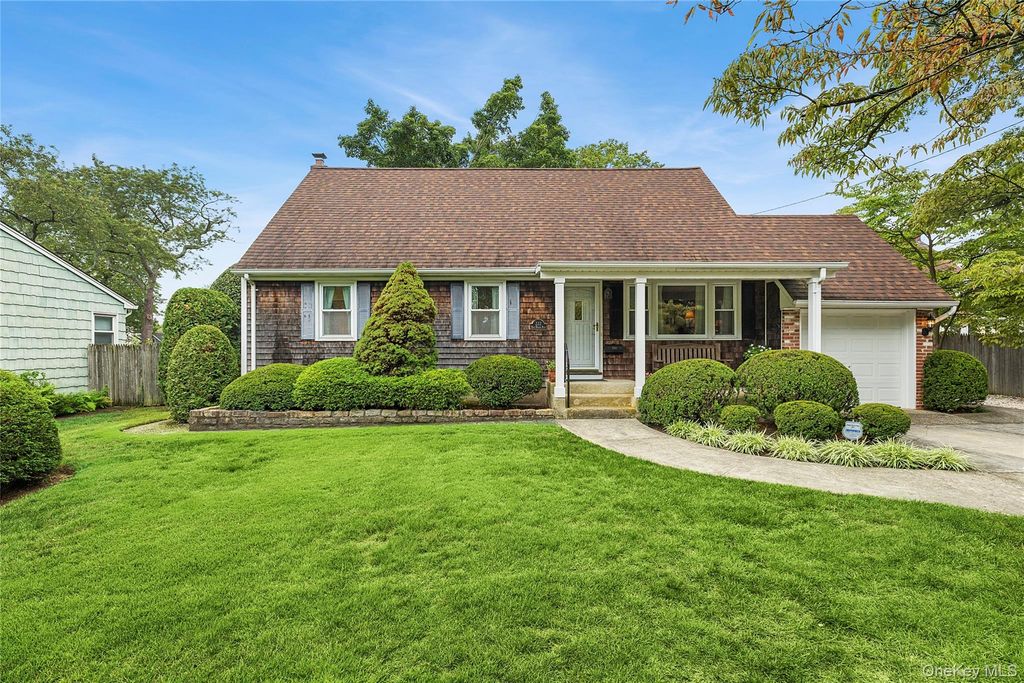 222 Half Hollow Road, Deer Park, NY 11729