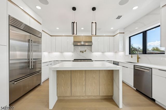 51 Albany Ave, Nutley Twp., NJ 07110