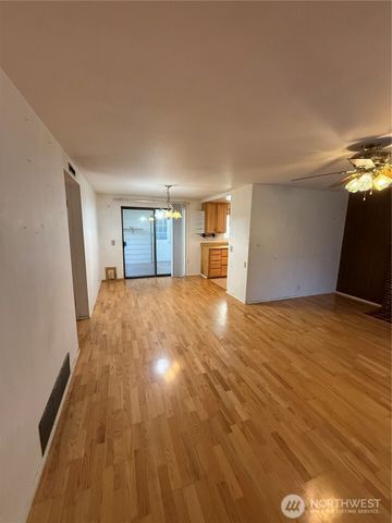 20436 13th Avenue S, Seatac, WA 98198