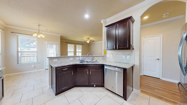 528 SADDLE BACK TRL, Cibolo, TX 78108