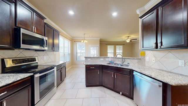 528 SADDLE BACK TRL, Cibolo, TX 78108