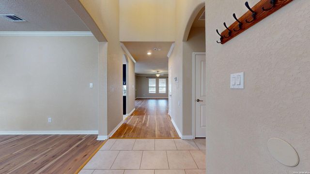 528 SADDLE BACK TRL, Cibolo, TX 78108