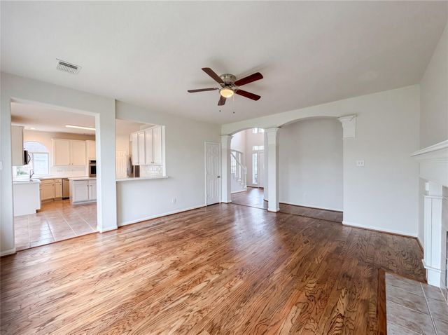 1605 Country Club Drive, Friendswood, TX 77546