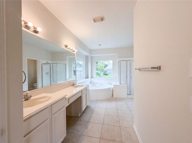 1605 Country Club Drive, Friendswood, TX 77546