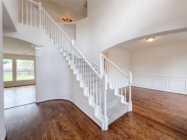 1605 Country Club Drive, Friendswood, TX 77546