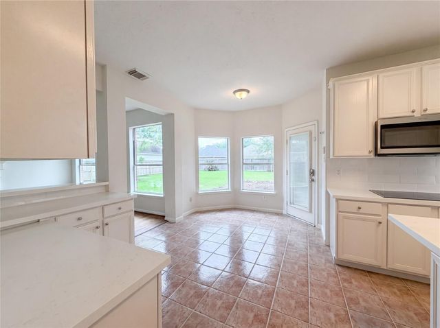 1605 Country Club Drive, Friendswood, TX 77546