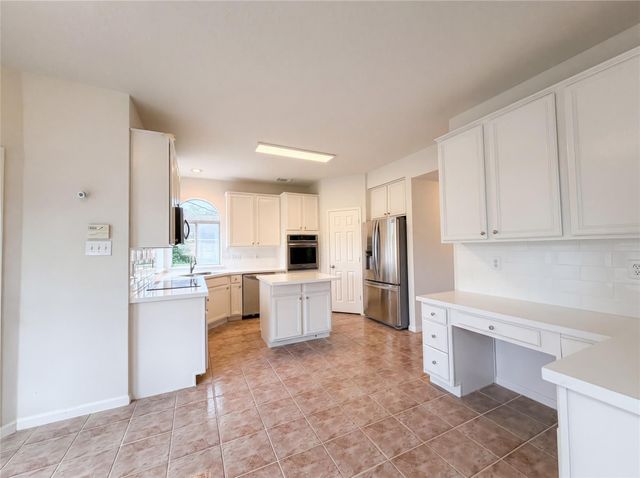 1605 Country Club Drive, Friendswood, TX 77546