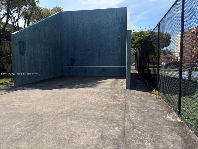 10253 NW 9th St Cir 502-6, Miami, FL 33172
