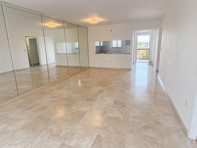 10253 NW 9th St Cir 502-6, Miami, FL 33172