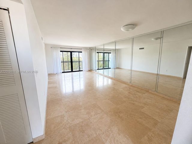 10253 NW 9th St Cir 502-6, Miami, FL 33172