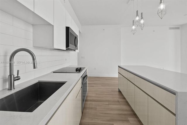 101 Diplomat Pkwy 2402, Hallandale Beach, FL 33009