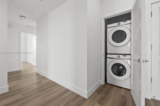 101 Diplomat Pkwy 2402, Hallandale Beach, FL 33009