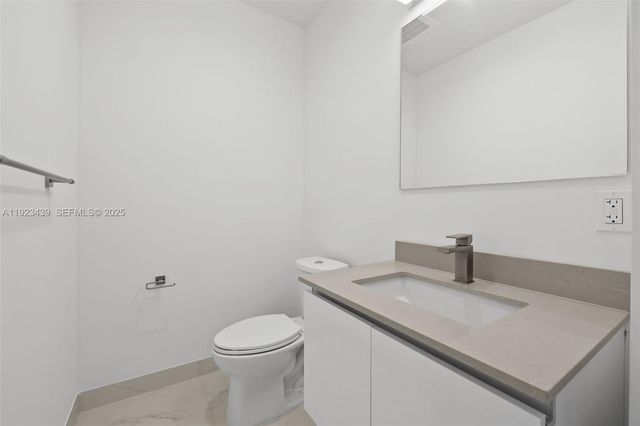 101 Diplomat Pkwy 2402, Hallandale Beach, FL 33009