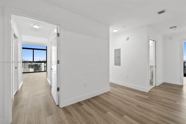 101 Diplomat Pkwy 2402, Hallandale Beach, FL 33009