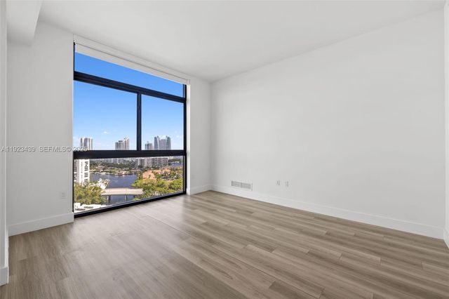 101 Diplomat Pkwy 2402, Hallandale Beach, FL 33009