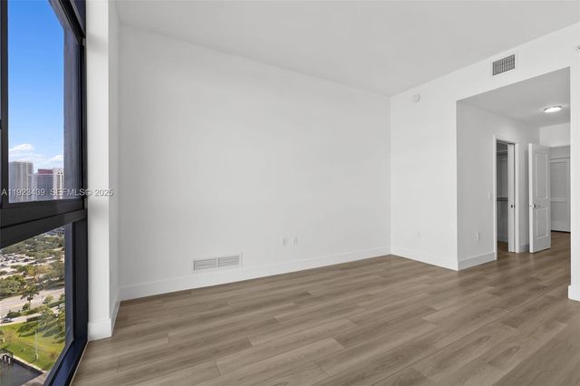 101 Diplomat Pkwy 2402, Hallandale Beach, FL 33009