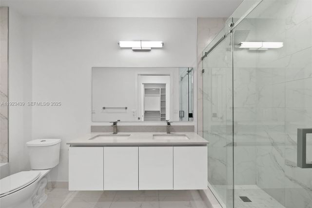 101 Diplomat Pkwy 2402, Hallandale Beach, FL 33009