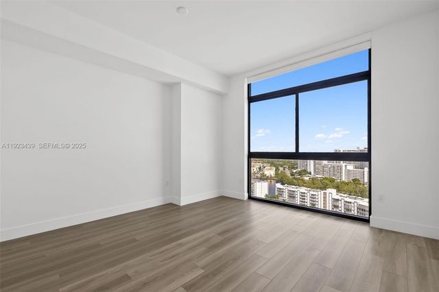 101 Diplomat Pkwy 2402, Hallandale Beach, FL 33009