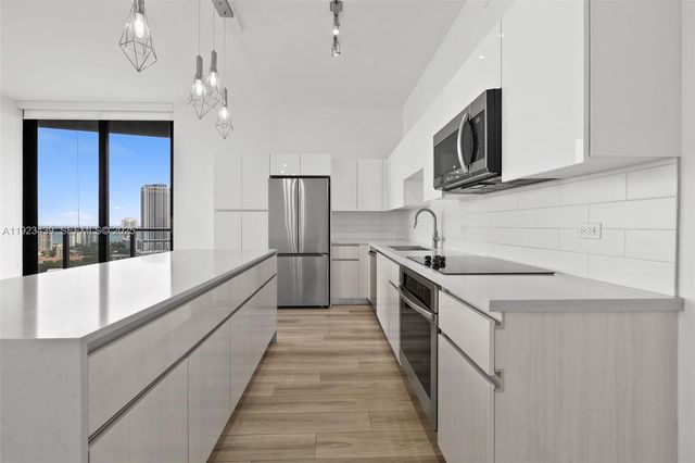 101 Diplomat Pkwy 2402, Hallandale Beach, FL 33009