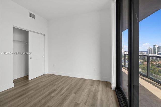 101 Diplomat Pkwy 2402, Hallandale Beach, FL 33009