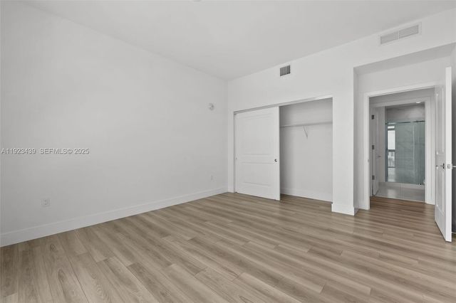 101 Diplomat Pkwy 2402, Hallandale Beach, FL 33009