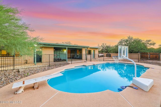 2401 N Avenida De La Lantana, Tucson, AZ 85749