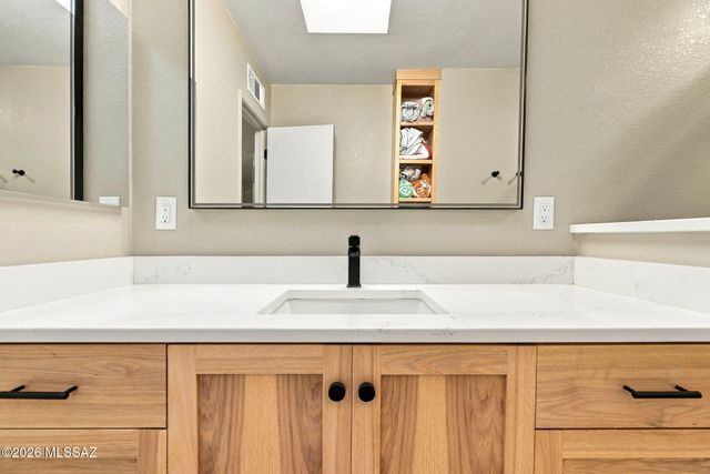 2401 N Avenida De La Lantana, Tucson, AZ 85749