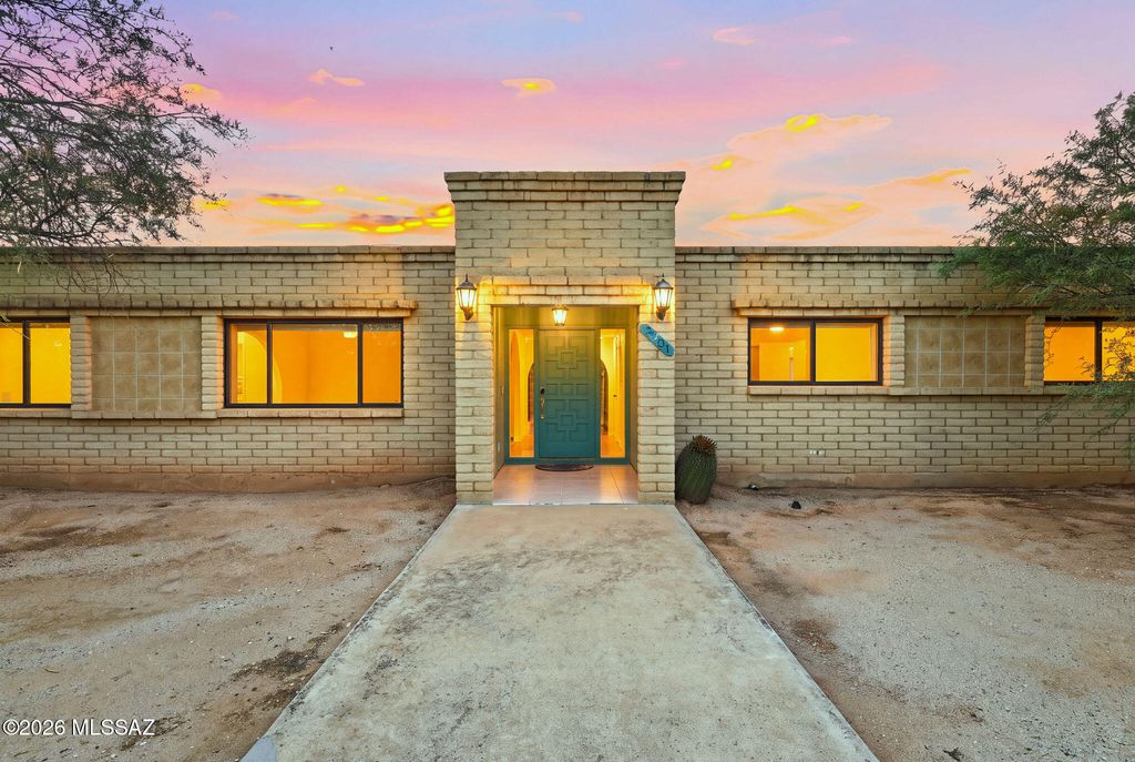 2401 N Avenida De La Lantana, Tucson, AZ 85749