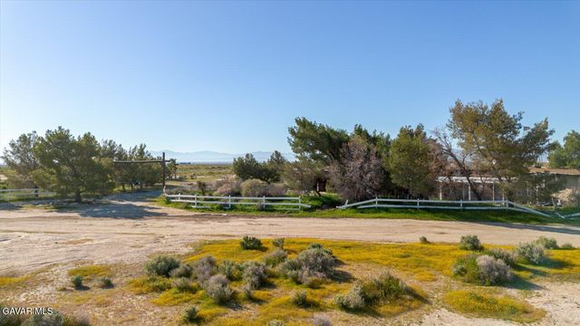 3353 W Avenue C, Lancaster, CA 93536