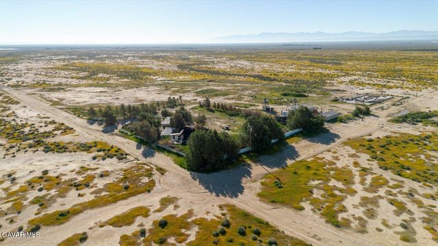 3353 W Avenue C, Lancaster, CA 93536