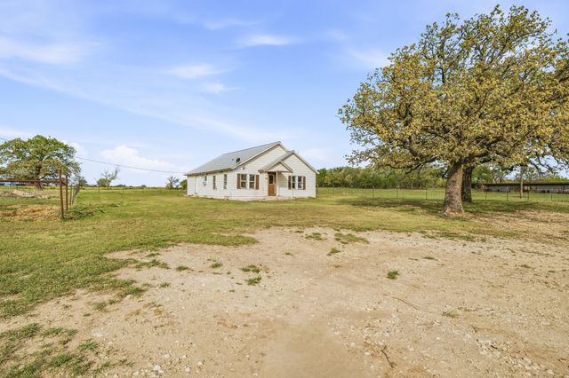 802 Private Road 1675, Stephenville, TX 76401