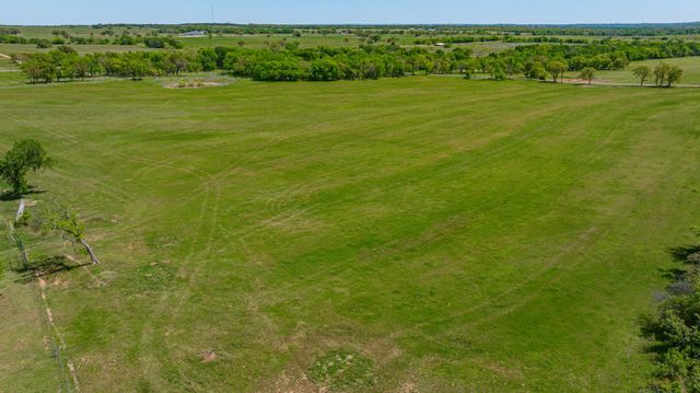 802 Private Road 1675, Stephenville, TX 76401