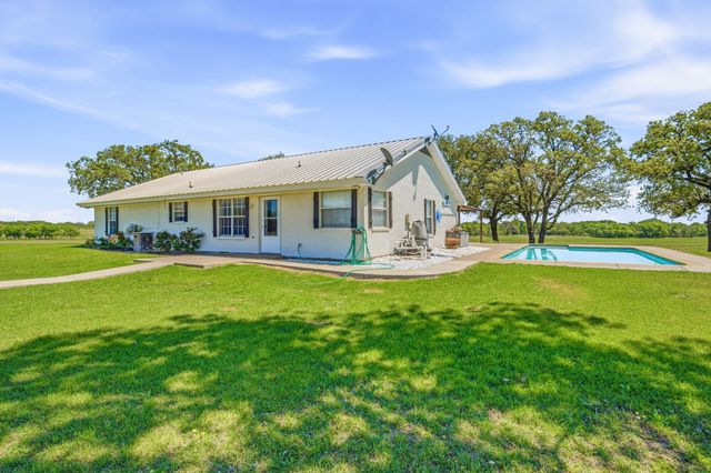 802 Private Road 1675, Stephenville, TX 76401
