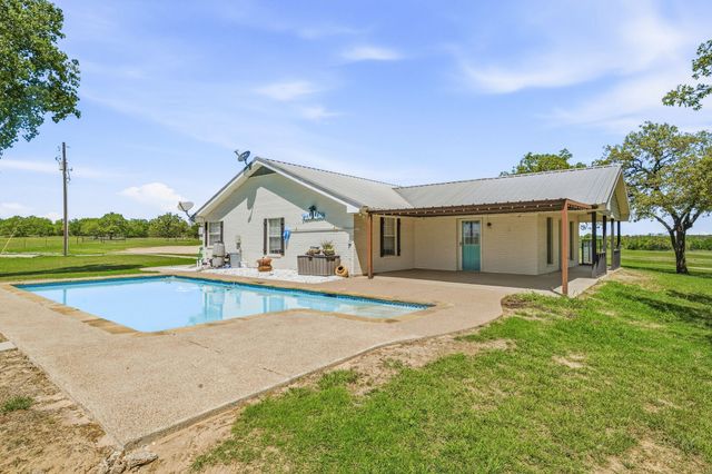 802 Private Road 1675, Stephenville, TX 76401