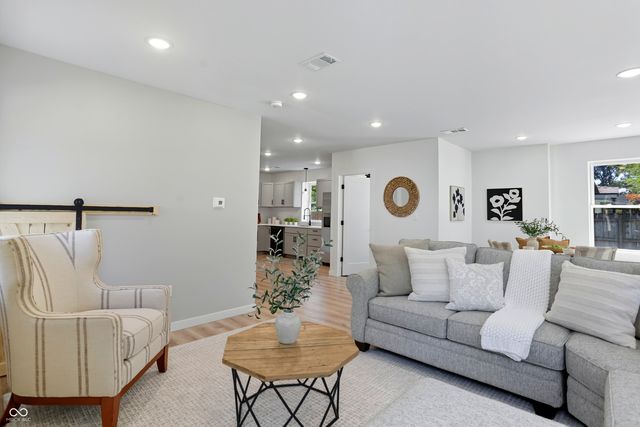 67 S Tresslar Avenue, Bargersville, IN 46106