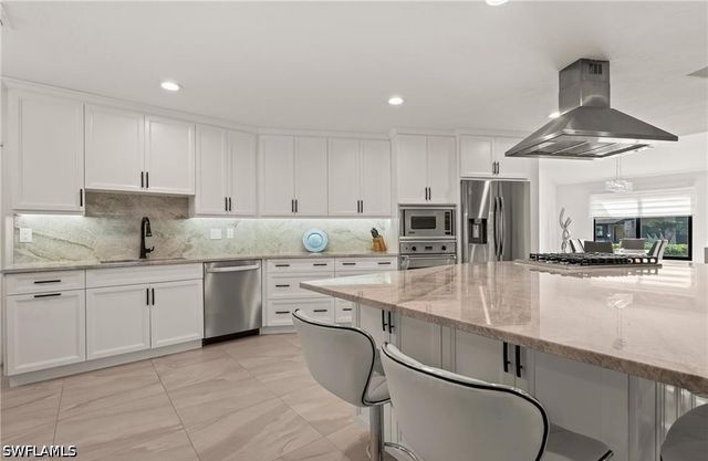 2307 Queens WAY, Naples, FL 34112