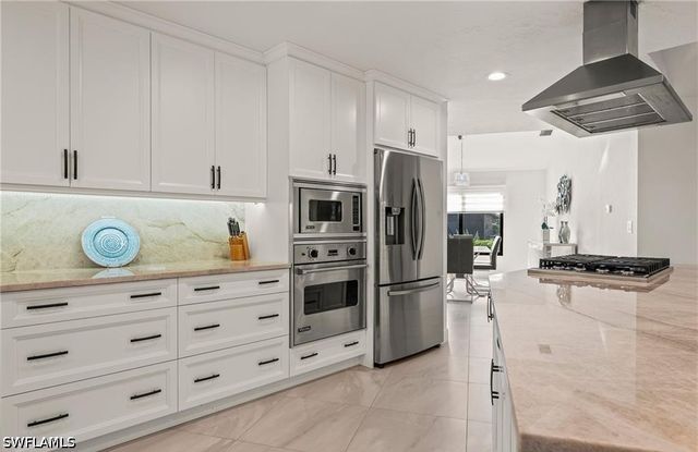 2307 Queens WAY, Naples, FL 34112