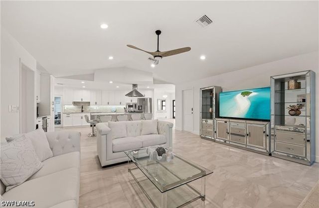 2307 Queens WAY, Naples, FL 34112