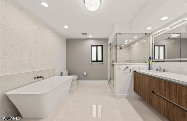 2307 Queens WAY, Naples, FL 34112