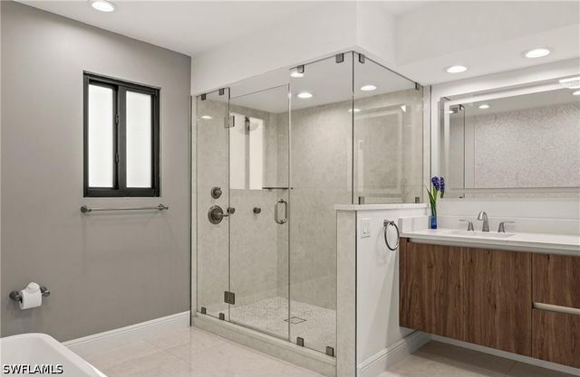 2307 Queens WAY, Naples, FL 34112