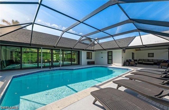 2307 Queens WAY, Naples, FL 34112