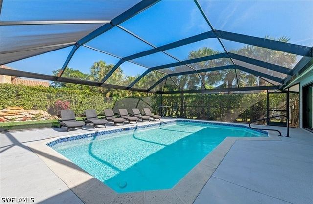 2307 Queens WAY, Naples, FL 34112