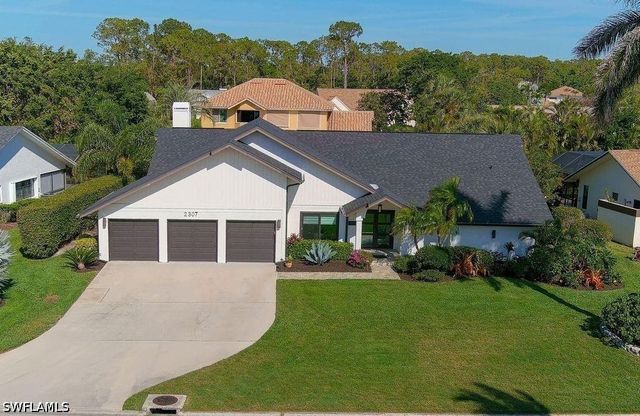 2307 Queens WAY, Naples, FL 34112