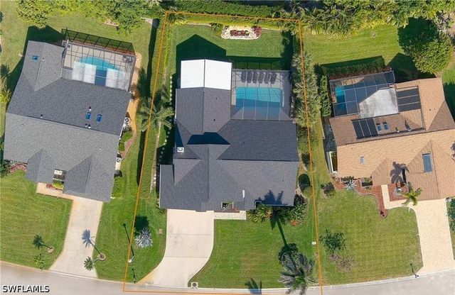 2307 Queens WAY, Naples, FL 34112