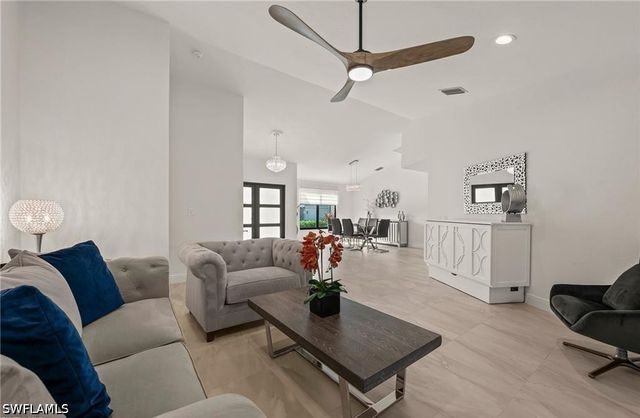 2307 Queens WAY, Naples, FL 34112