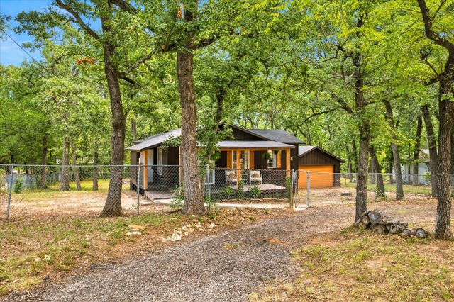 417 Shady Trail, Tool, TX 75143