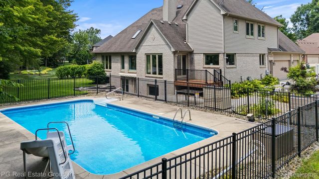 14348 Provim Forest Court, Shelby Charter Township, MI 48315