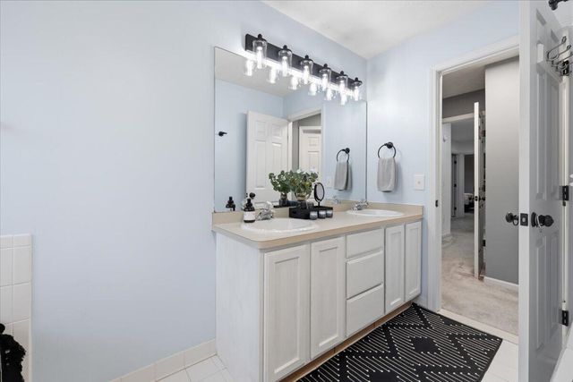 1384 Baywood Circle, Brighton City, MI 48116