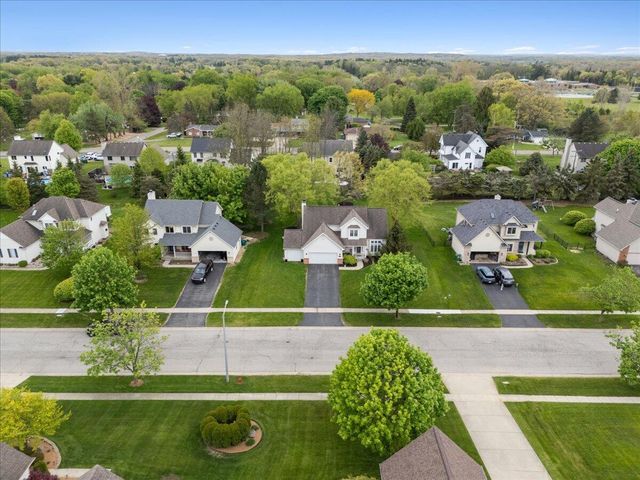 1384 Baywood Circle, Brighton City, MI 48116