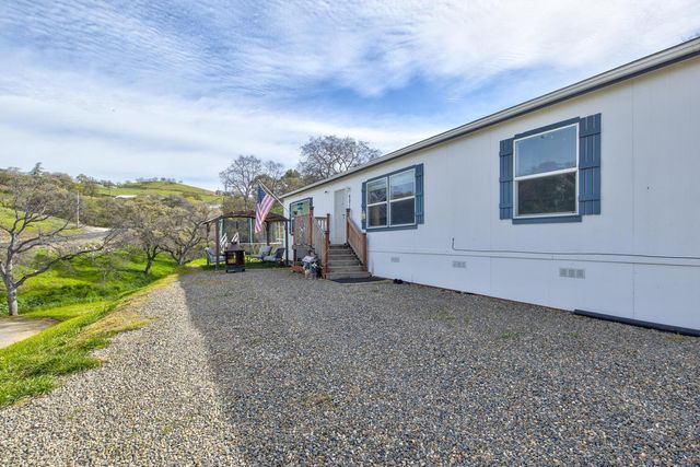 9212 Banderilla Dr, La Grange, CA 95329